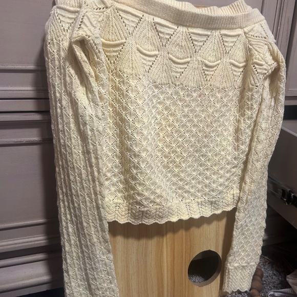 Hollister summer top - Picture 2 of 3